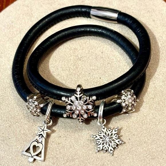 🆕 Brighton Christmas Tree Star charm Silver with cutout heart & crystal Retired - Picture 5 of 5